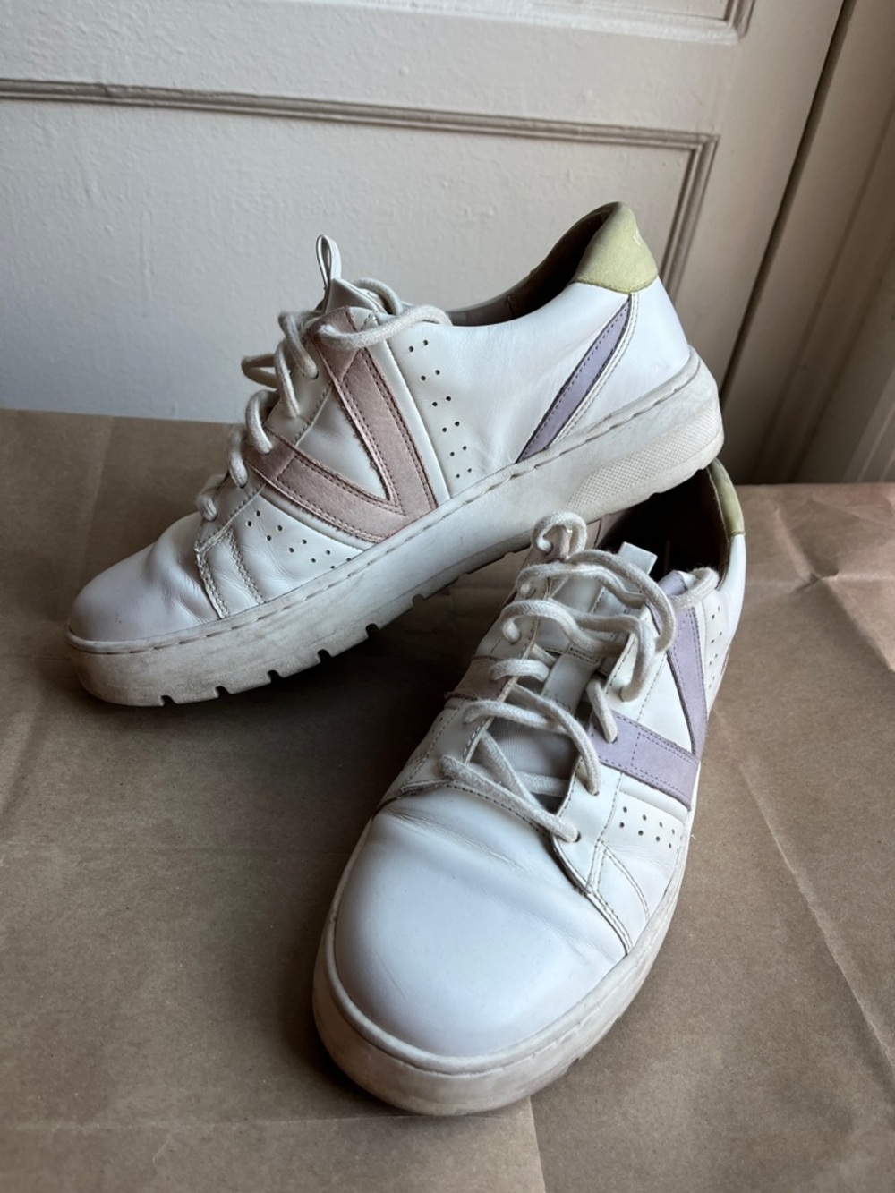 VIONIC White Leather Sneakers with Pastel Pink and Lavender Accents